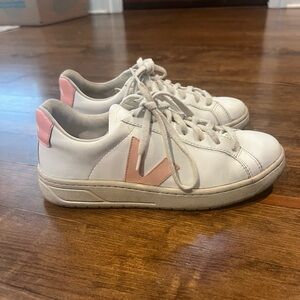Veja Urca Bicolor Low-top Sneakers